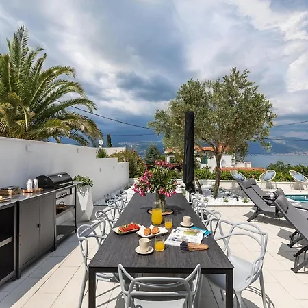 Apartment Modern In Slatine With Terrace
