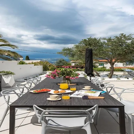 Modern In Slatine With Terrace Apartment Trogir