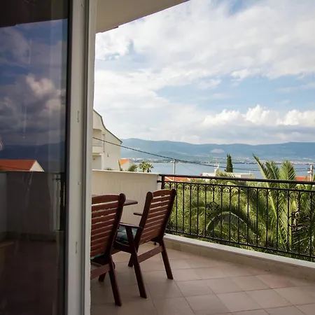 Apartment Modern In Slatine With Terrace