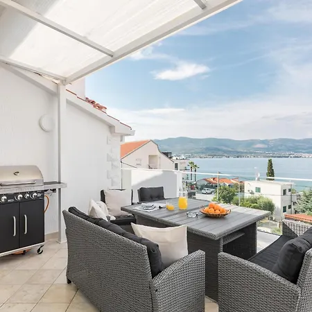Modern In Slatine With Terrace Apartment