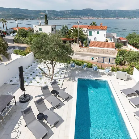 Apartment Modern In Slatine With Terrace *