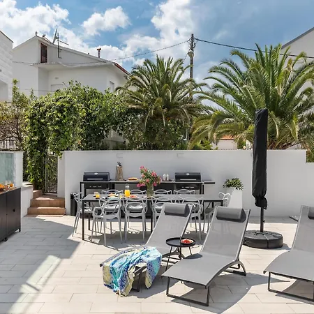 Modern In Slatine With Terrace Apartment *